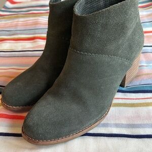 TOMS Leila Ankle Boots  Women's 7 Green Suede Block Heel Zip Tassel Western
